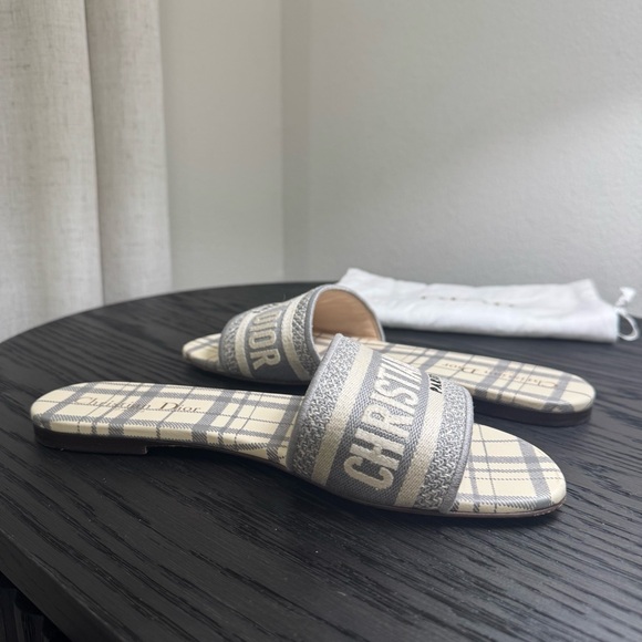 Christian Dior Dway Slide Sandal Embroidered Logo Gray 37.5 - Picture 6 of 9